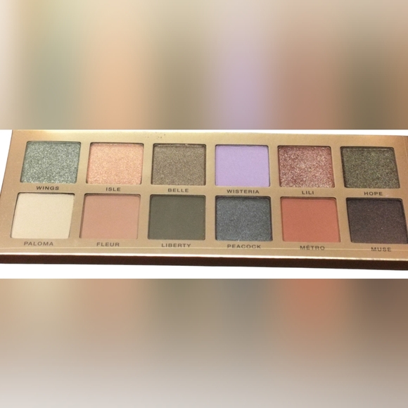 Anastasia Beverly Hills Nouveau Eyeshadow Palette - Picture 3 of 10